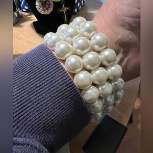 Set of 3 white glass pearl stretch bracelets. 3” in diameter not stretched.
